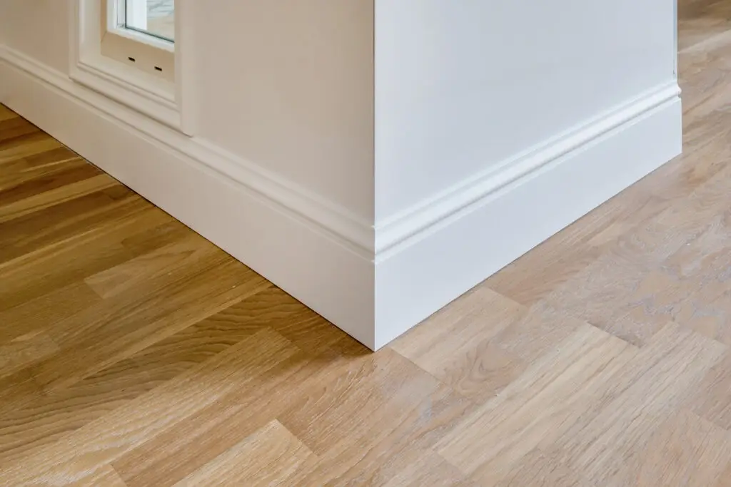 Vinyl floor molding trim